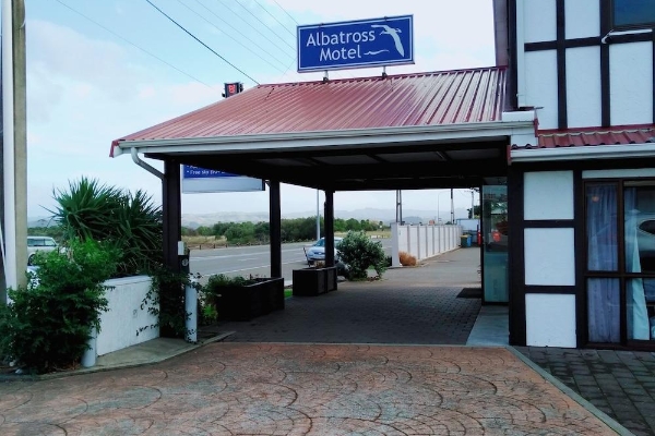 Albatross Motel (Westshore)